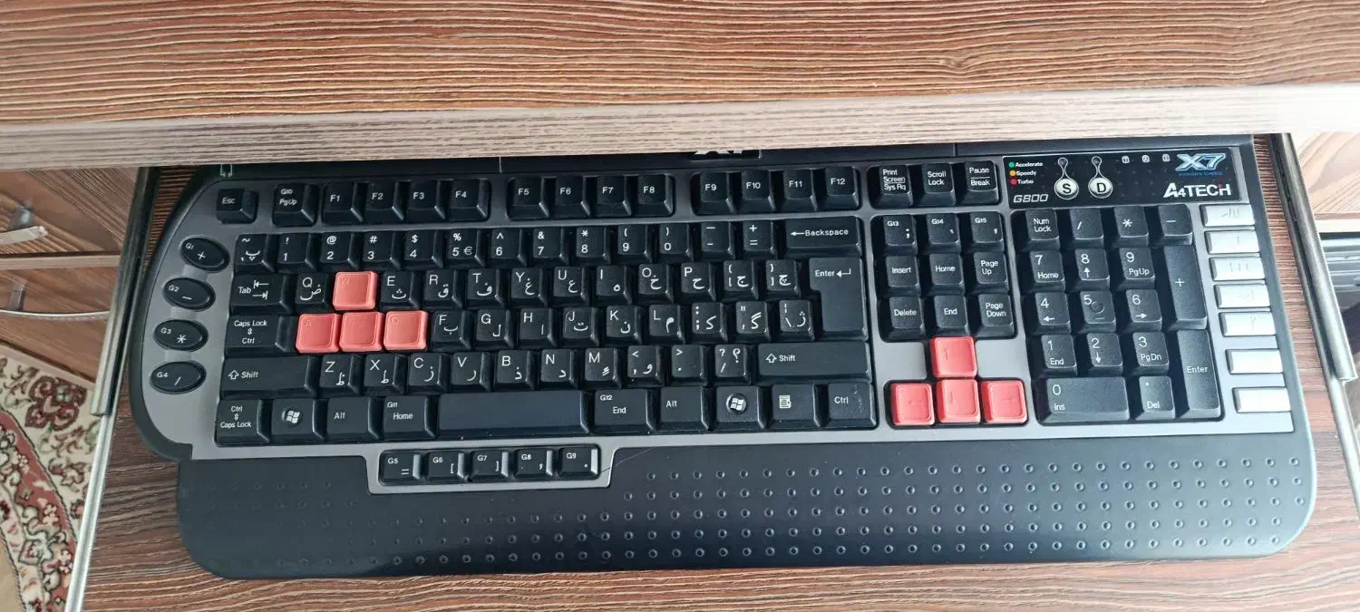 کامپیوتر ومیز|میز تحریر و کامپیوتر|بناب, |دیوار