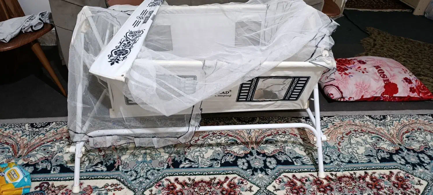 گهواره نو نو هستش|تخت و سرویس خواب|مشهد, شهرک امام هادی (شهرک غرب)|دیوار