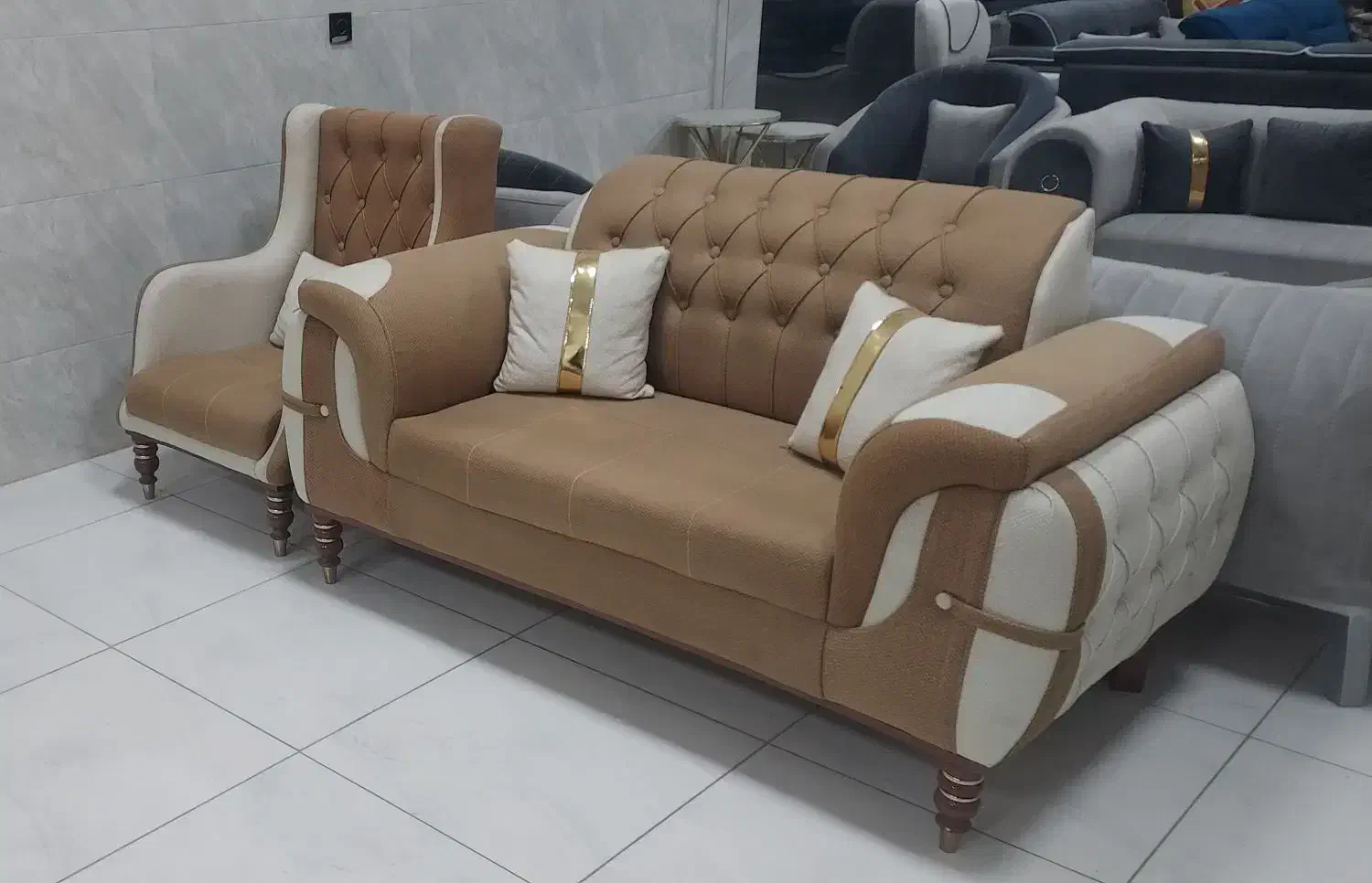 مبل راحتی نائینی|مبلمان خانگی و میز عسلی|نائین, |دیوار