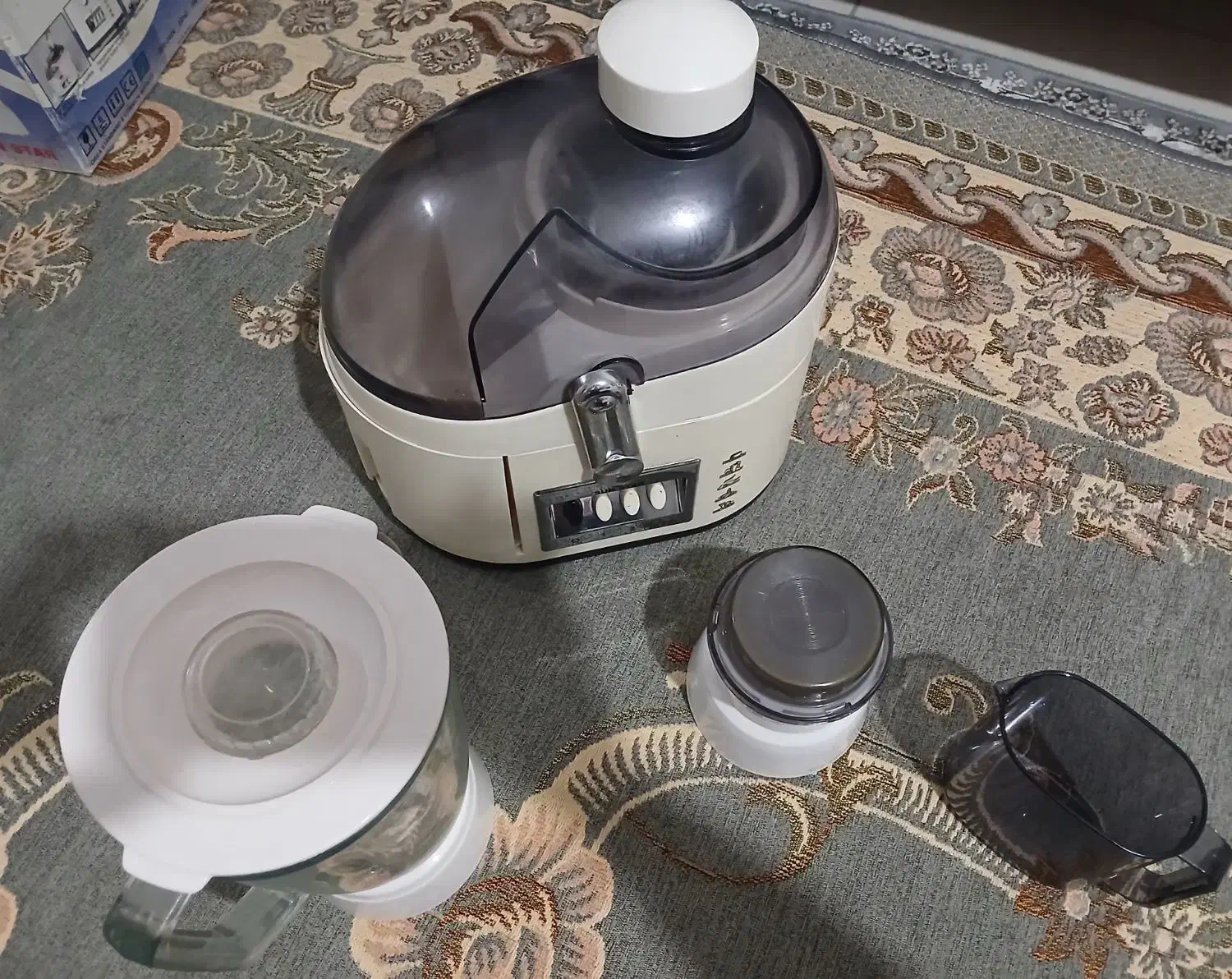 ابمیوه گیری سه کاره و سبزی خورد کن سه کیلویی|آبمیوه‌گیر و آب‌مرکبات‌گیر|کرج, احدآباد|دیوار