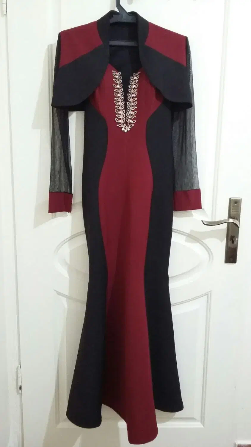 تعدادی لباس مجلسی لباس کردی و شومیز و مانتو وروسری|لباس|نسیمشهر, |دیوار