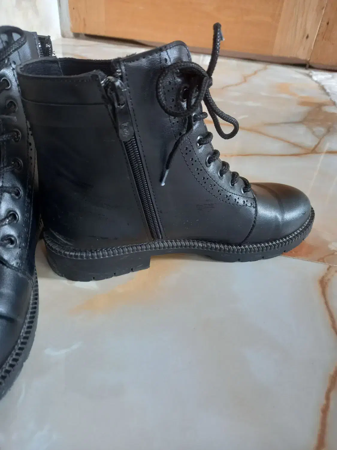 پوتین|کیف، کفش، کمربند|مرودشت, تامین اجتماعی‎|دیوار