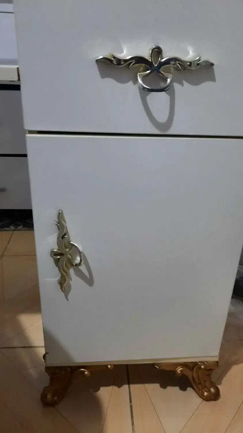 میز کامپیوتر میز ناخن|میز تحریر و کامپیوتر|بهارستان, |دیوار