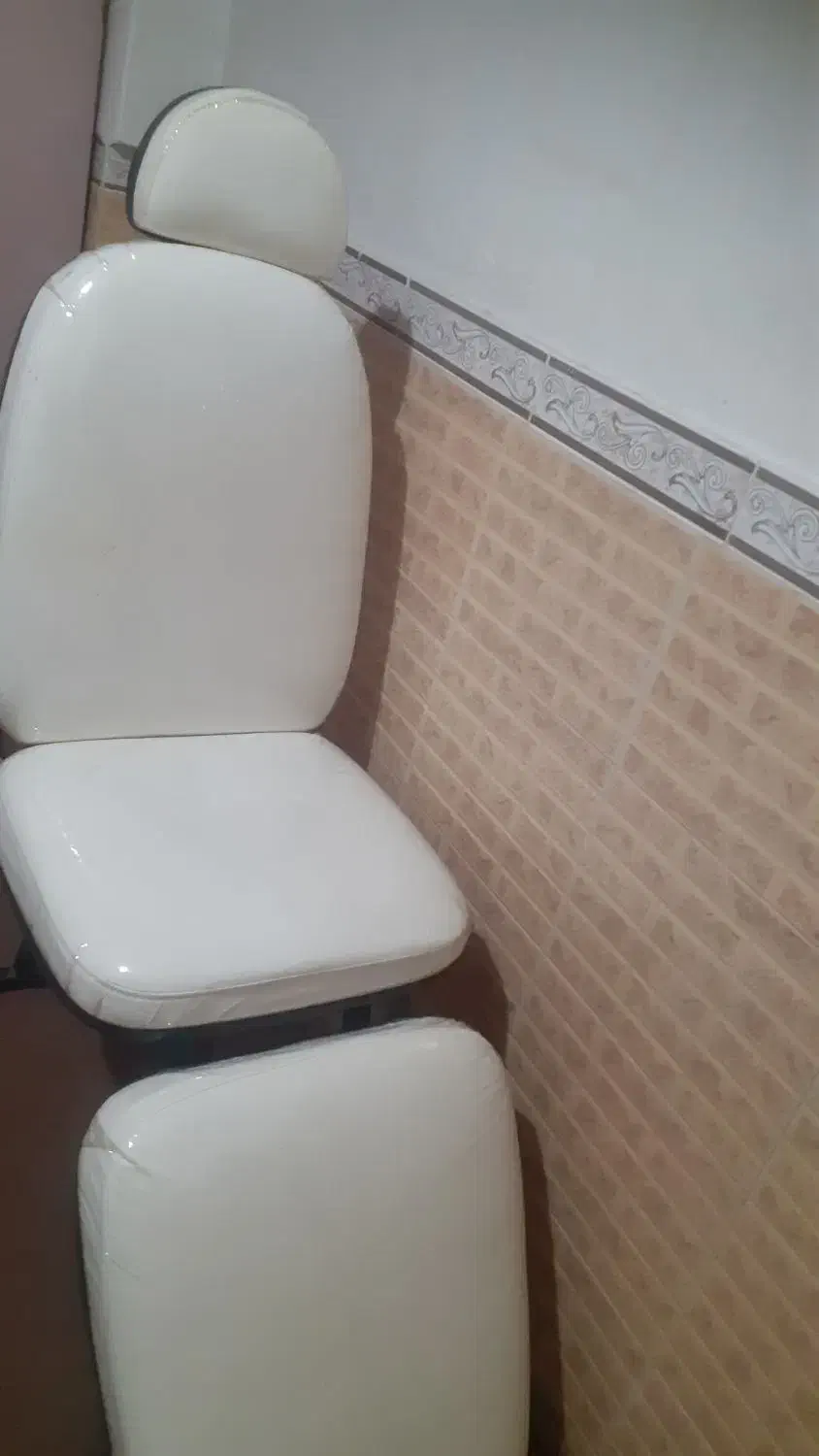 صندلی ارایشگری تاشو.هم برای نشستن وهم دراز کشیدن|آرایشگاه و سالنهای زیبایی|شهریار, اسکمان|دیوار