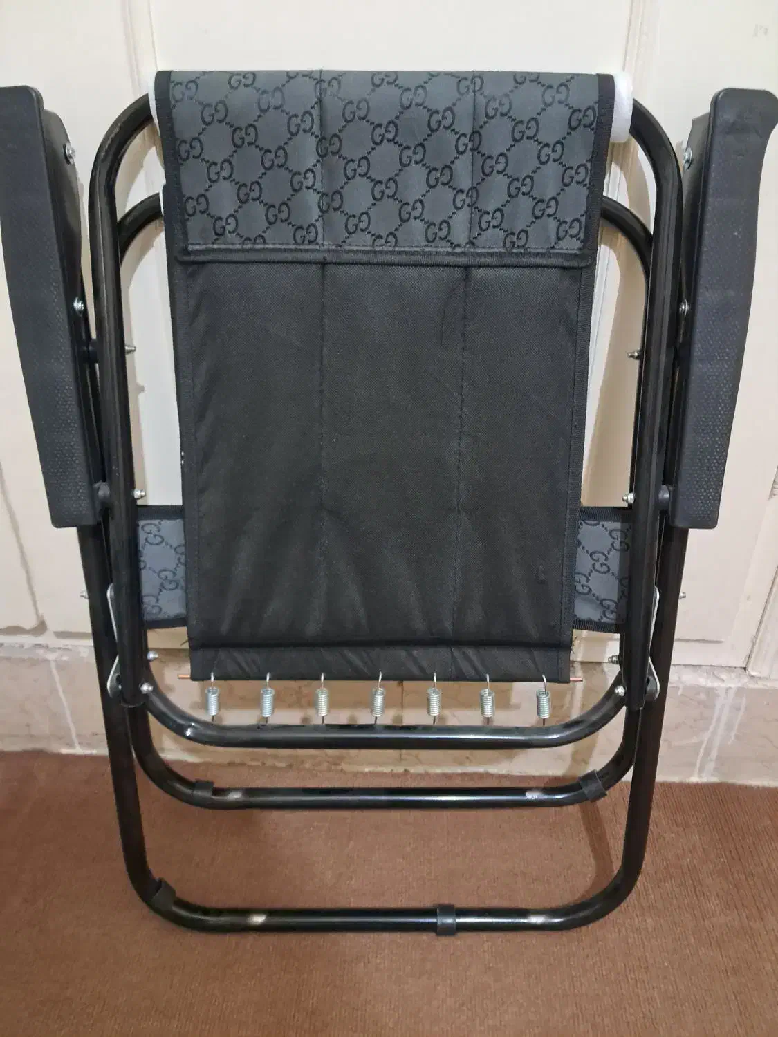 میز گرد MDF پایه فلزی و صندلی تاشو درجه ۱ نو نو|مبلمان خانگی و میز عسلی|شاهینشهر, فردوسی|دیوار