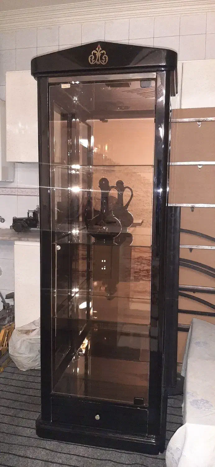 بوفه بسیار سالم در حد نو|بوفه، ویترین، کنسول|راهگان, |دیوار