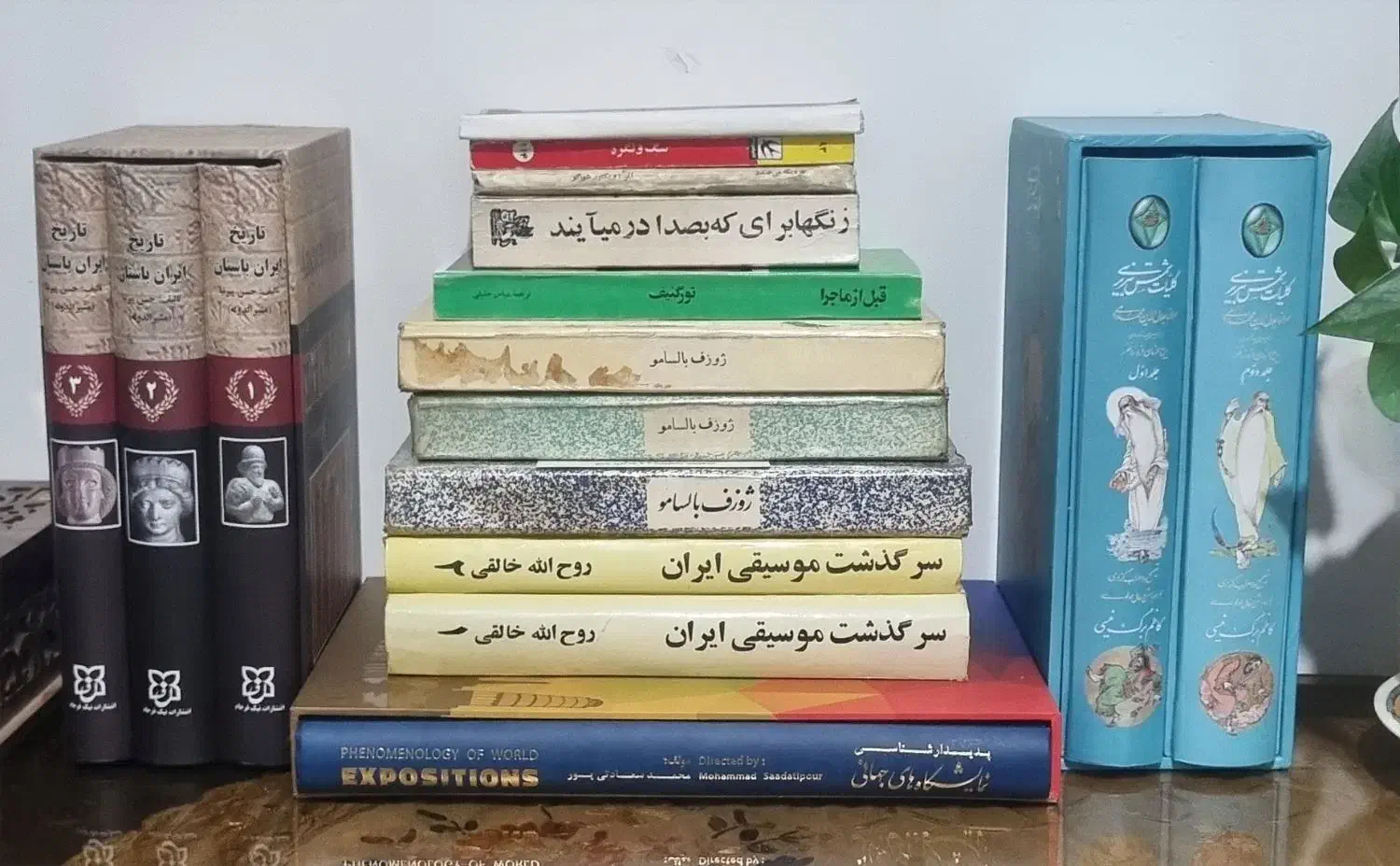 تعدادی کتاب تاریخی رمان|کتاب و مجله تاریخی|تهران, فردوسی|دیوار