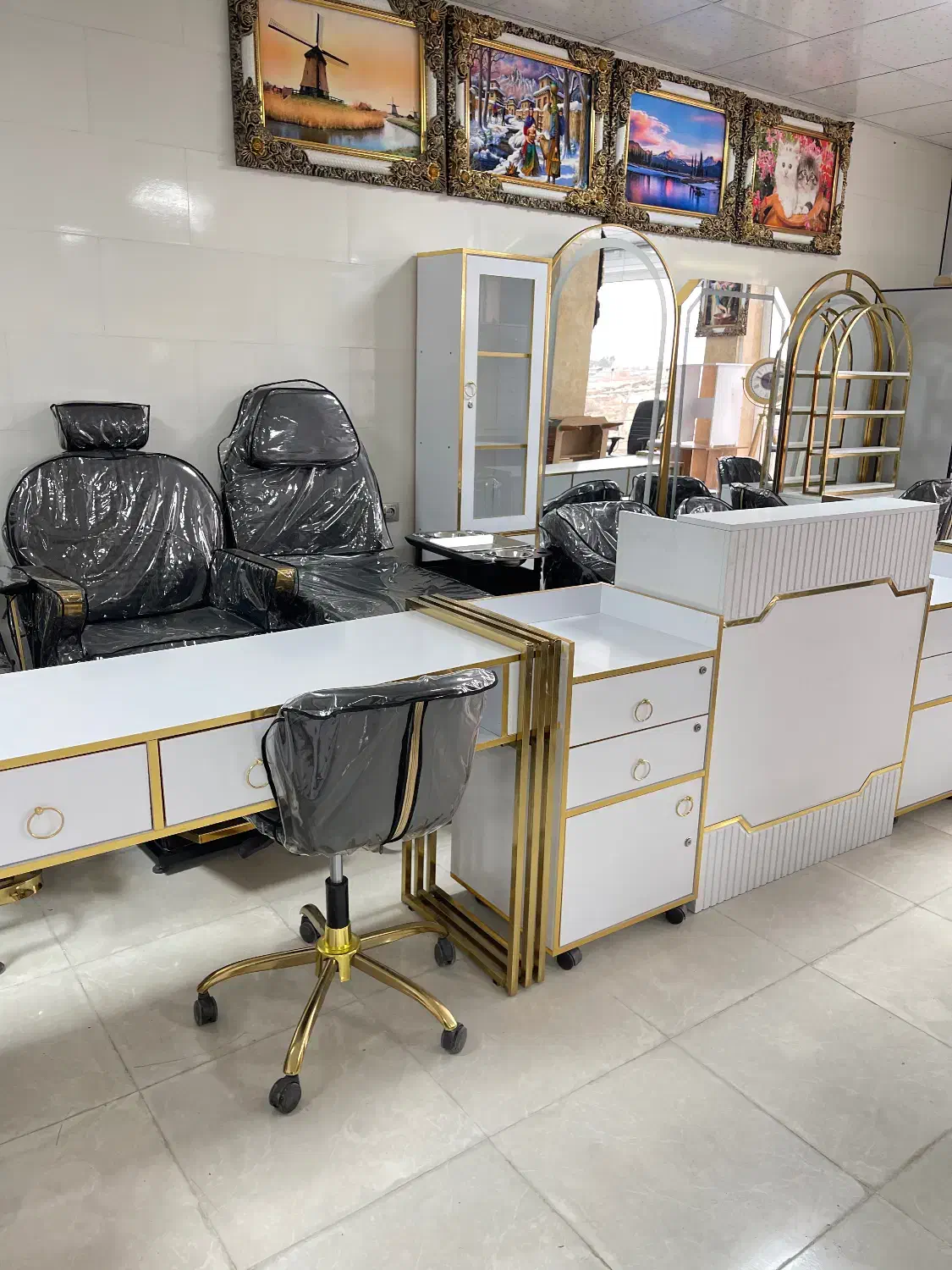 وسایل آرایشگاه سفارشی با پارچه ترک و روکش|آرایشگاه و سالنهای زیبایی|شیراز, شیخ علی چوپان|دیوار