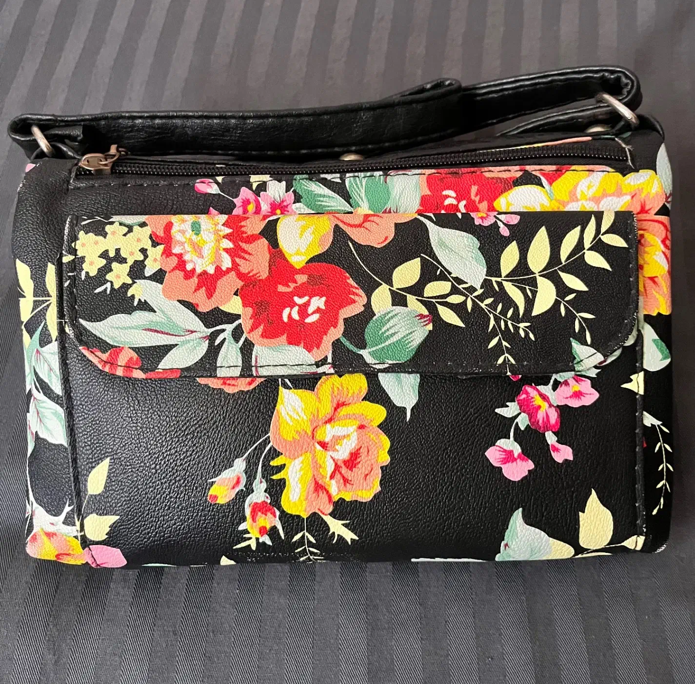 کیف رودوشی|کیف، کفش، کمربند|گنبد کاووس, |دیوار