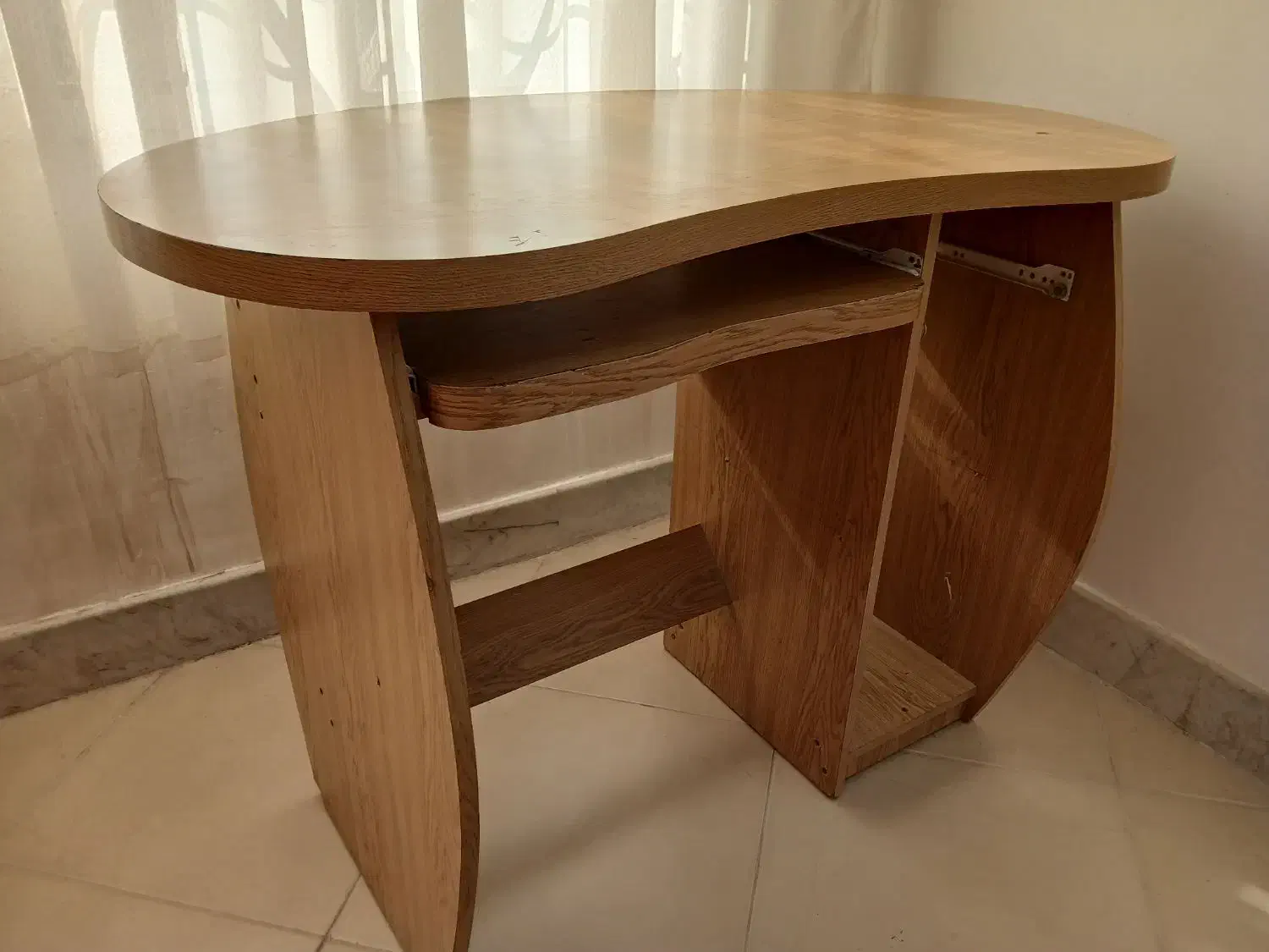 میز تحریر ۱۱۰در۶۰|میز تحریر و کامپیوتر|کاشان, عربها|دیوار