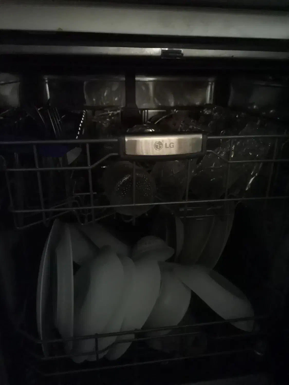 لباسشویی و ظرفشویی|ماشین لباسشویی و خشک‌کن لباس|صدرا-فارس, فاز ۲|دیوار