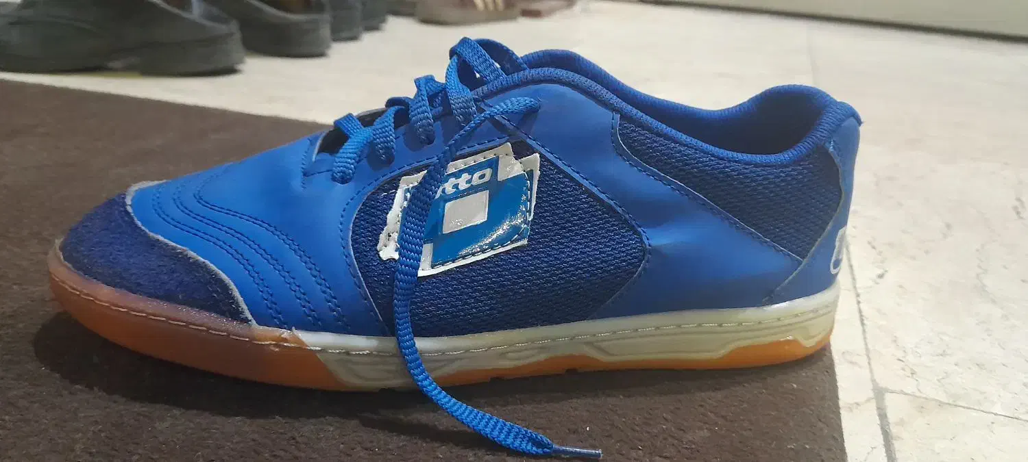 کفش فوتسال سایز ۴۳|تجهیزات ورزشی|تهران, جوادیه|دیوار