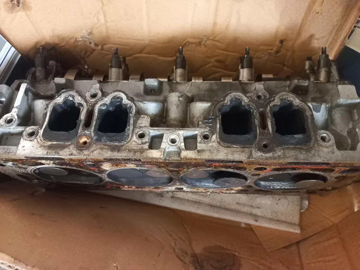 سرسیلندرپژو ۱۸۰۰|قطعات یدکی و لوازم جانبی|آستانه اشرفیه, |دیوار