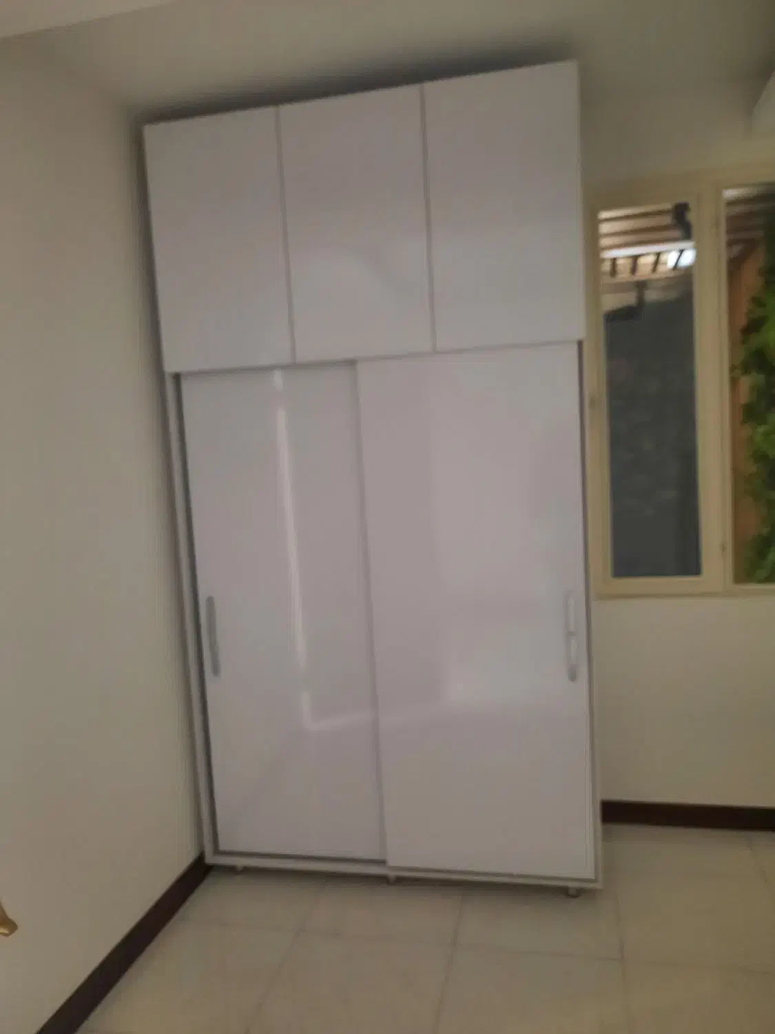 کمد لباس جادار و عمیق و نو بادرب ریلی با نصف قیمت|جاکفشی، کمد، دراور|تهران, سردارجنگل|دیوار