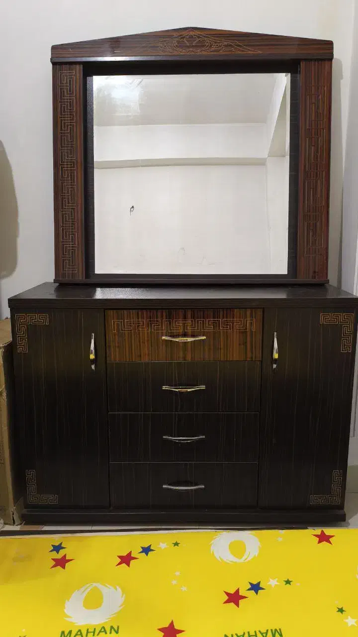 آینه و میز درآور چوبی|بوفه، ویترین، کنسول|قائم‌شهر, |دیوار