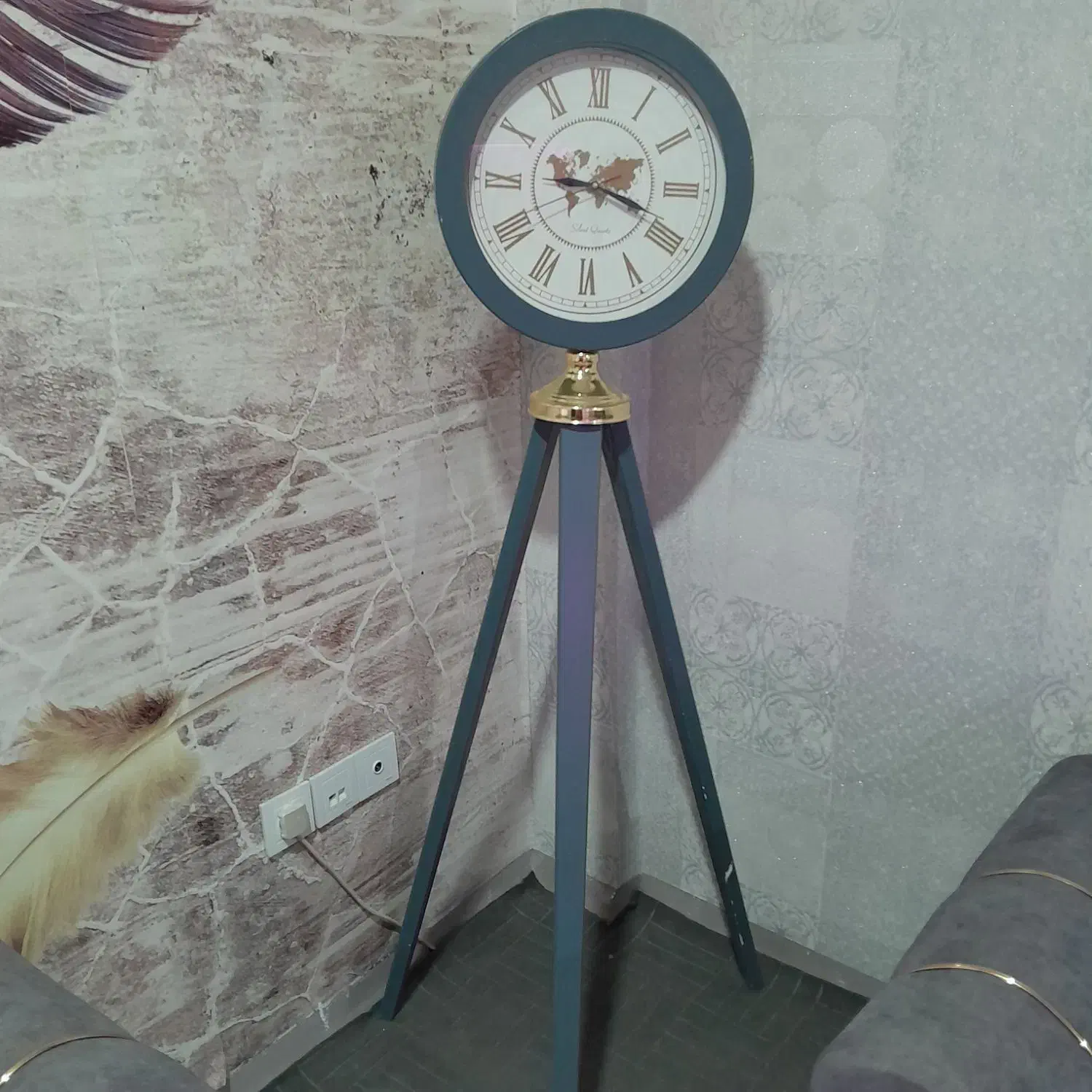 ساعت پایه دار|ساعت دیواری و تزئینی|دوگنبدان, |دیوار