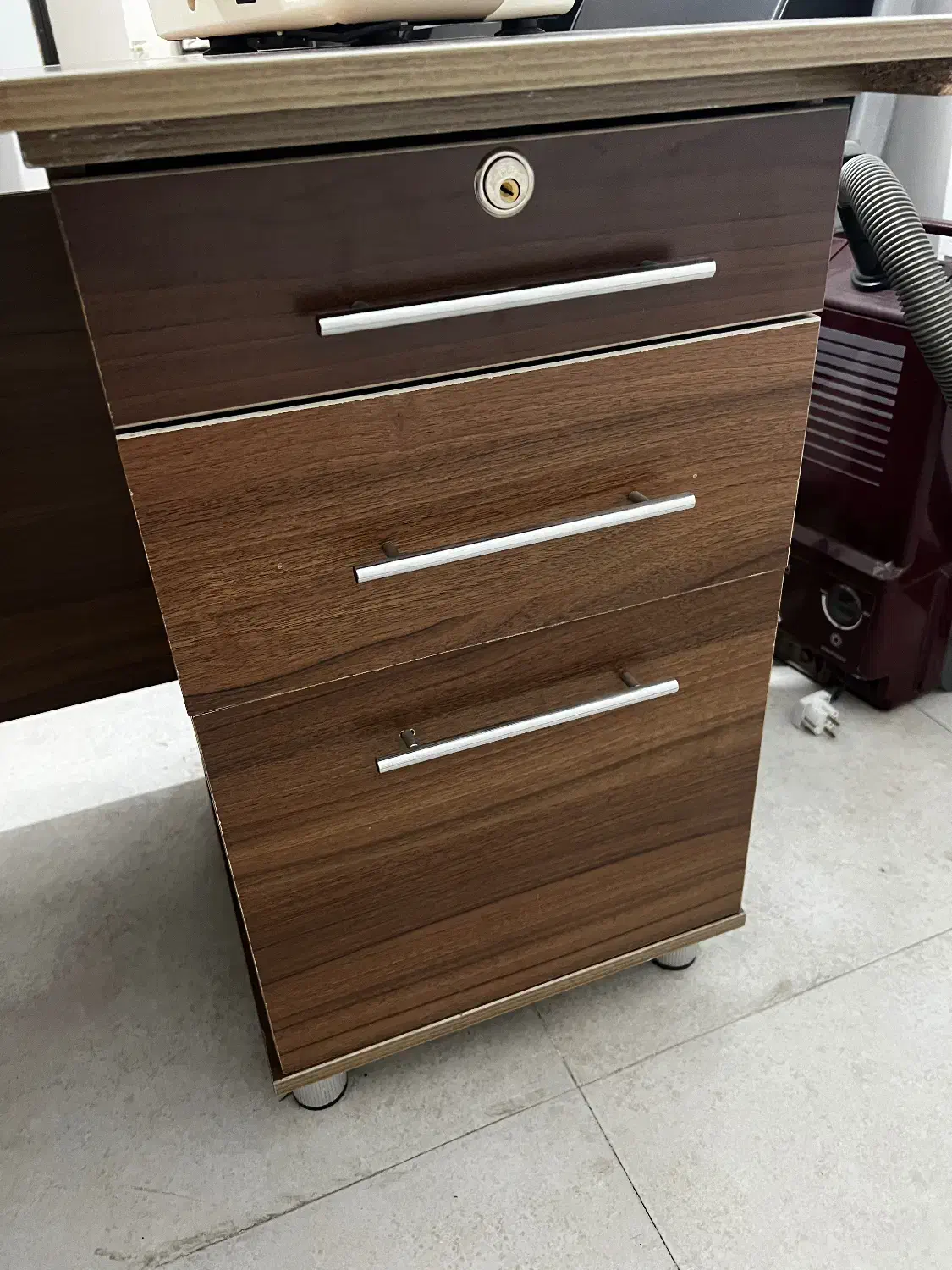 میز|مبلمان اداری|گرگان, |دیوار