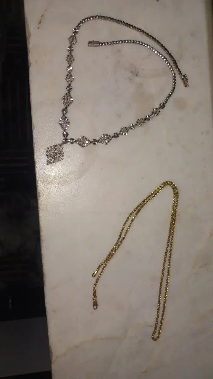 النگو|جواهرات|قم, نیروگاه|دیوار