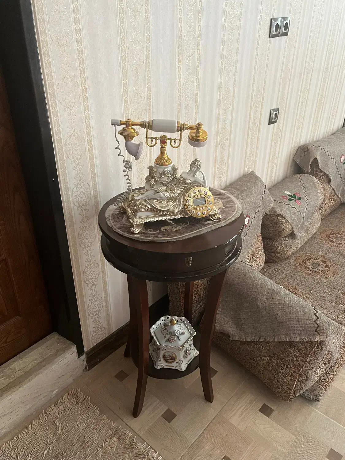 میز تلفن|میز تلفن|یزد, |دیوار