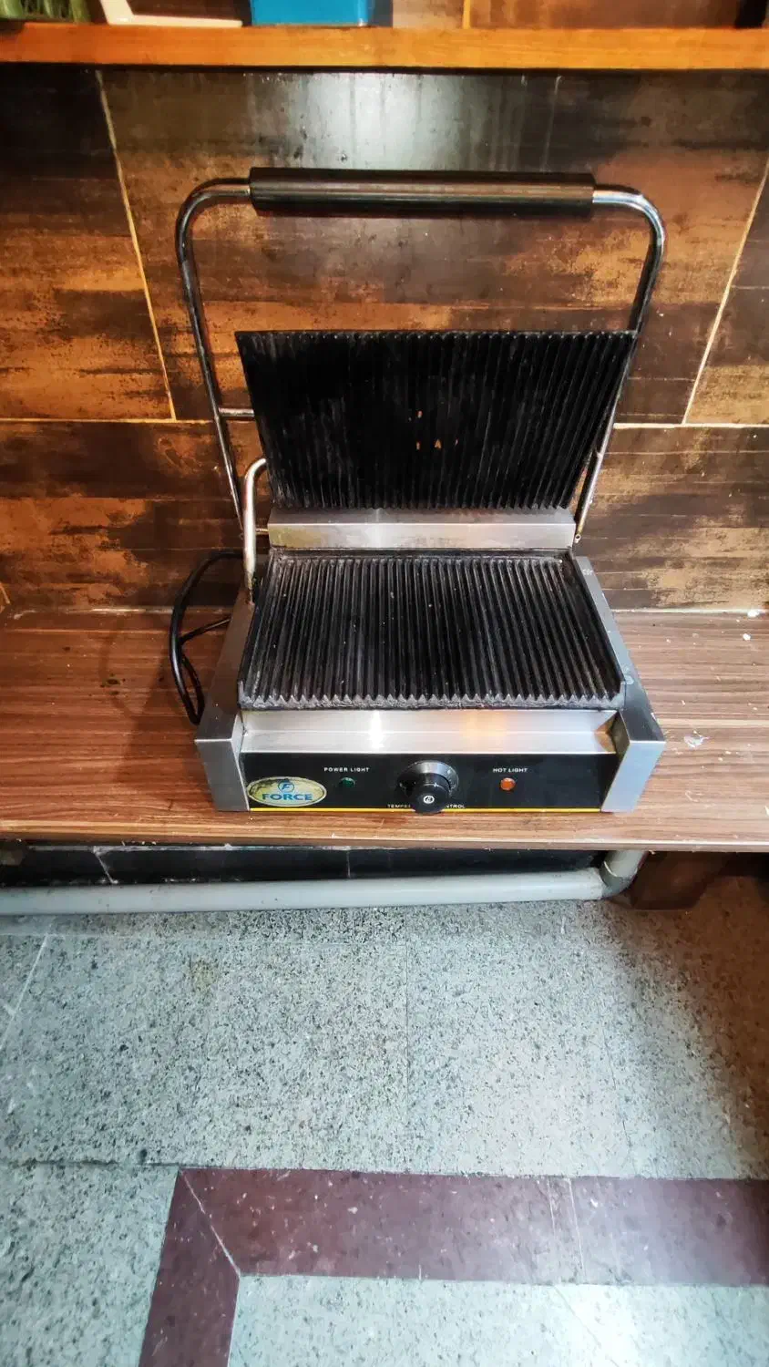 وسایل کافه قهوه ساز یخچال آسیاب اسنک ساز میز و.|کافی‌شاپ و رستوران|تهران, شهرک هما|دیوار