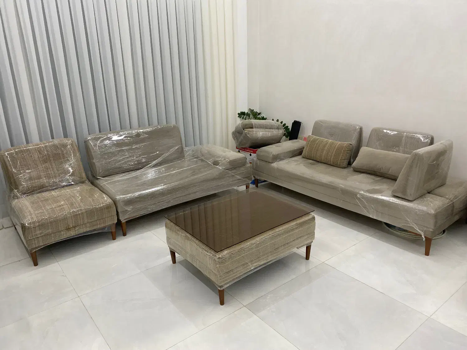 مبل و میزغذاخوری|میز و صندلی غذاخوری|رشت, لاکان شهر|دیوار