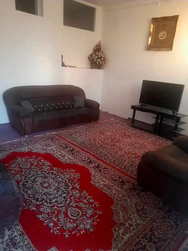 منزل دربست یکخواب با پارکینگ|اجارهٔ کوتاهمدت آپارتمان و سوئیت|شیراز, شهرک بهار|دیوار