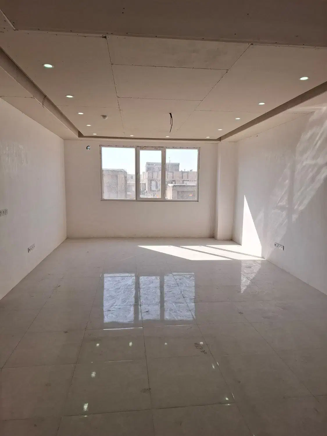 آپارتمان ۹۷متری، بدون مشرف در کرج ، شهرک بعثت|فروش آپارتمان|مشکین‌دشت, |دیوار