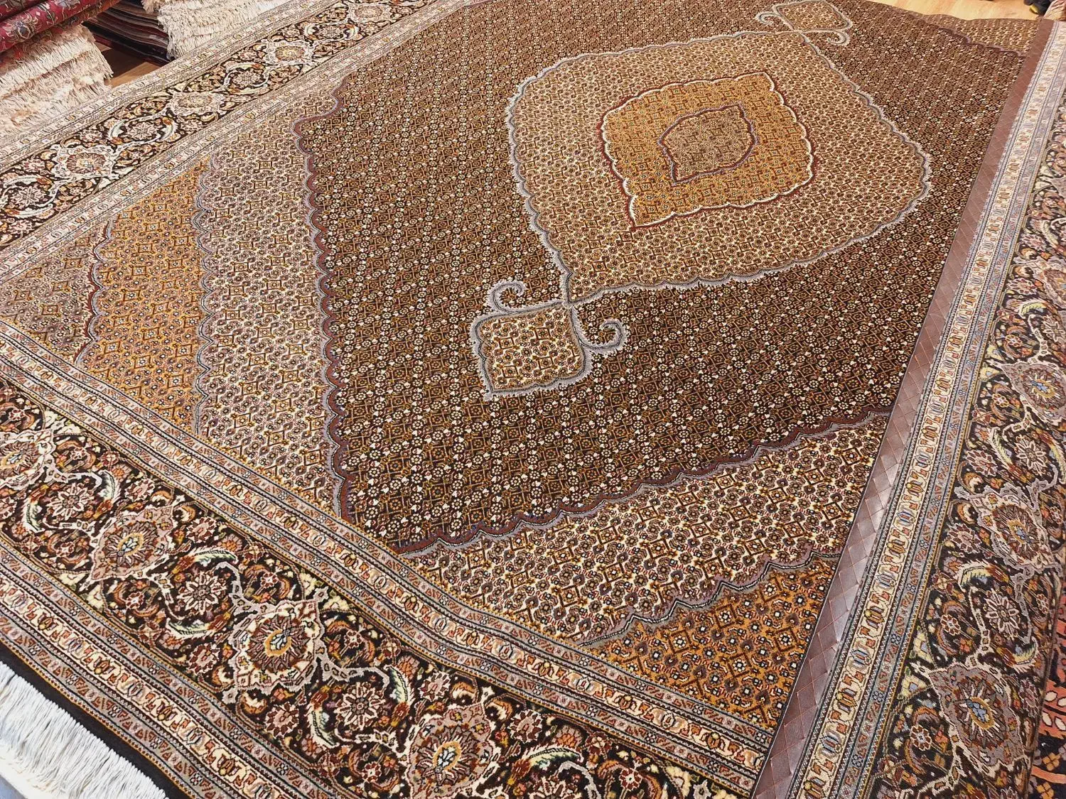 قالی ۱۲ متری دستباف تبریز نقشه ماهی|فرش|تهران, اکباتان|دیوار