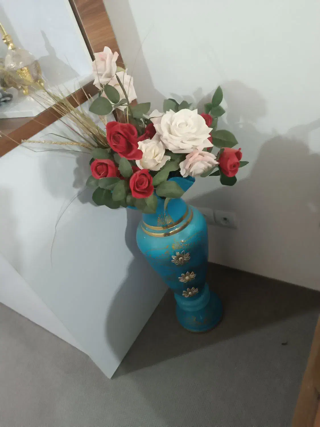 گل های  زیباوارزان همراه گلدان رایگان|گل مصنوعی|خرمدره, |دیوار