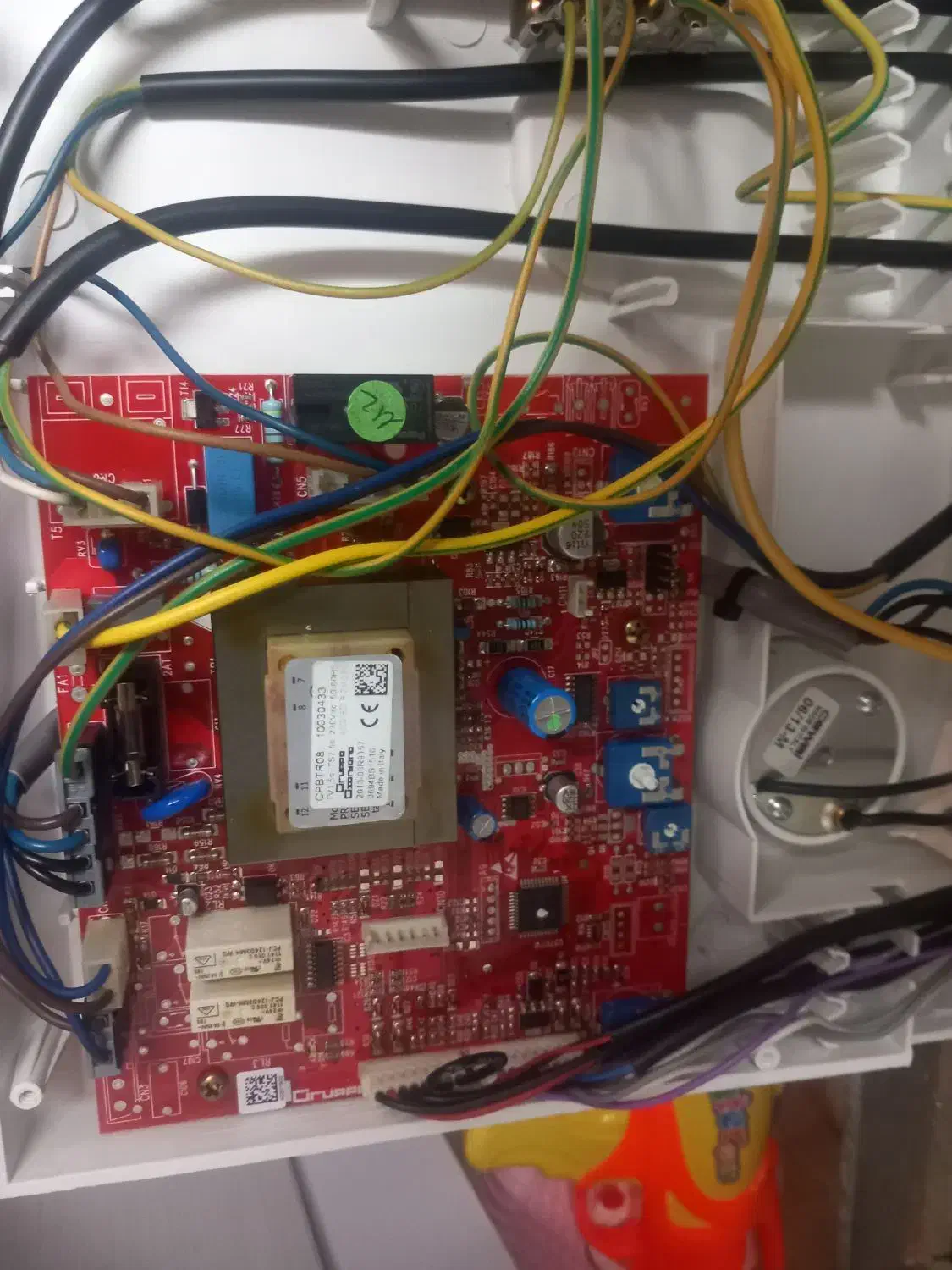 تعمیرات  انواع بُرد پکیج  تضمینی شبانه‌روزی|خدمات پیشه و مهارت|سنندج, |دیوار