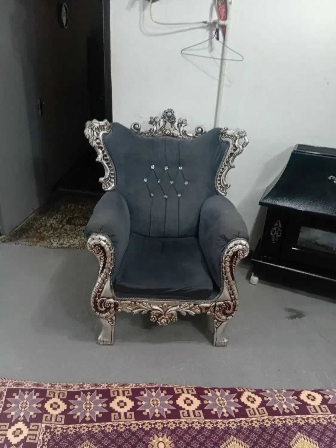 مبل 9 نفره و فرش12 متری|مبلمان خانگی و میز عسلی|رشت, منظریه|دیوار