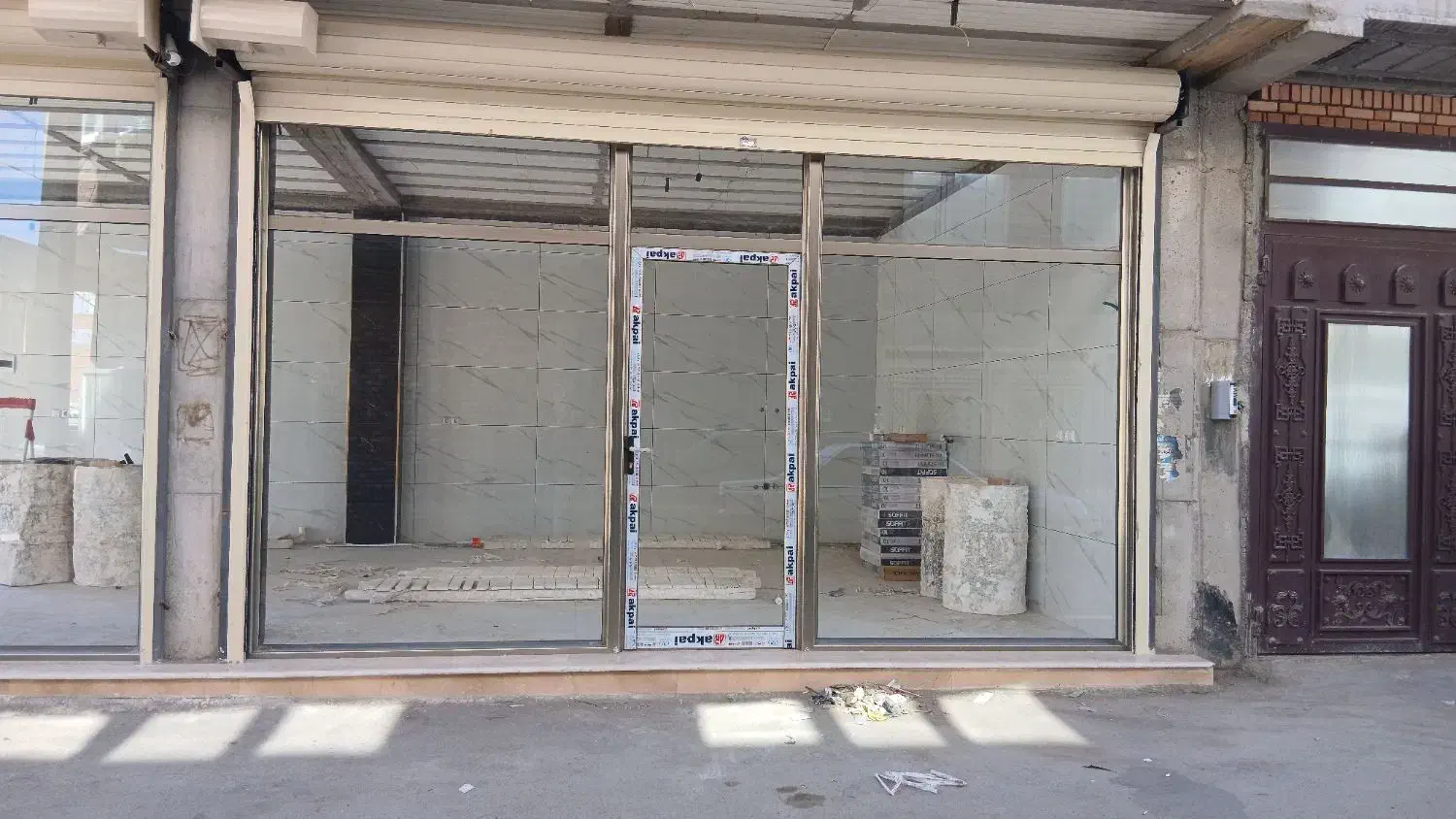 تولید درب و پنجره U.P.V.C و المنیوم قادرزاده|مصالح و تجهیزات ساختمان|مهاباد (آذربایجان غربی), |دیوار