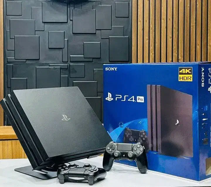 PS4 PRO دو دسته با بازی بسیار تمیز|کنسول، بازی ویدئویی و آنلاین|جم, |دیوار