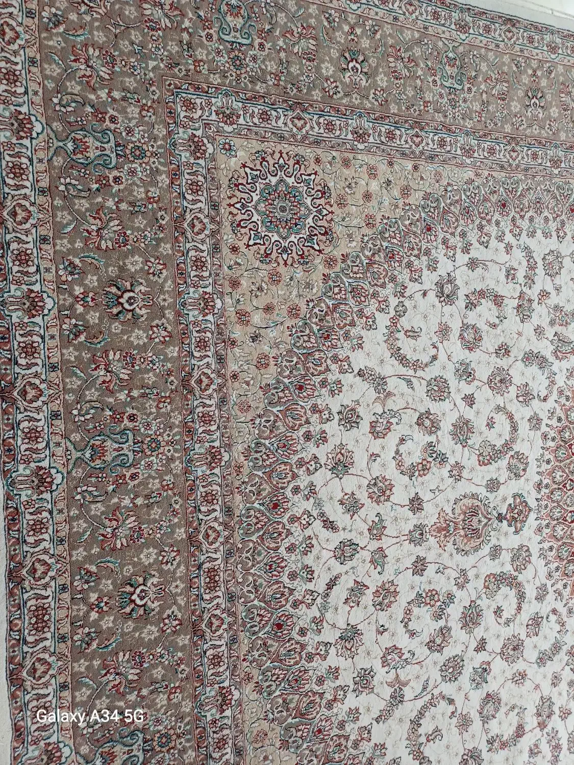 فرش ۱۲ متری در حد|فرش|اراک, |دیوار