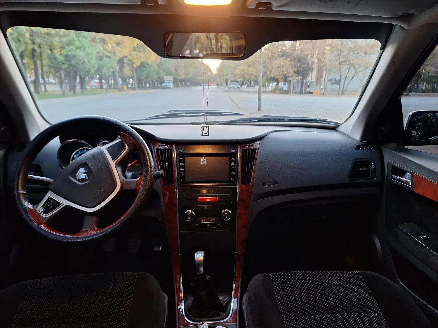 دنا مدل 98|خودرو سواری و وانت|لاران, |دیوار