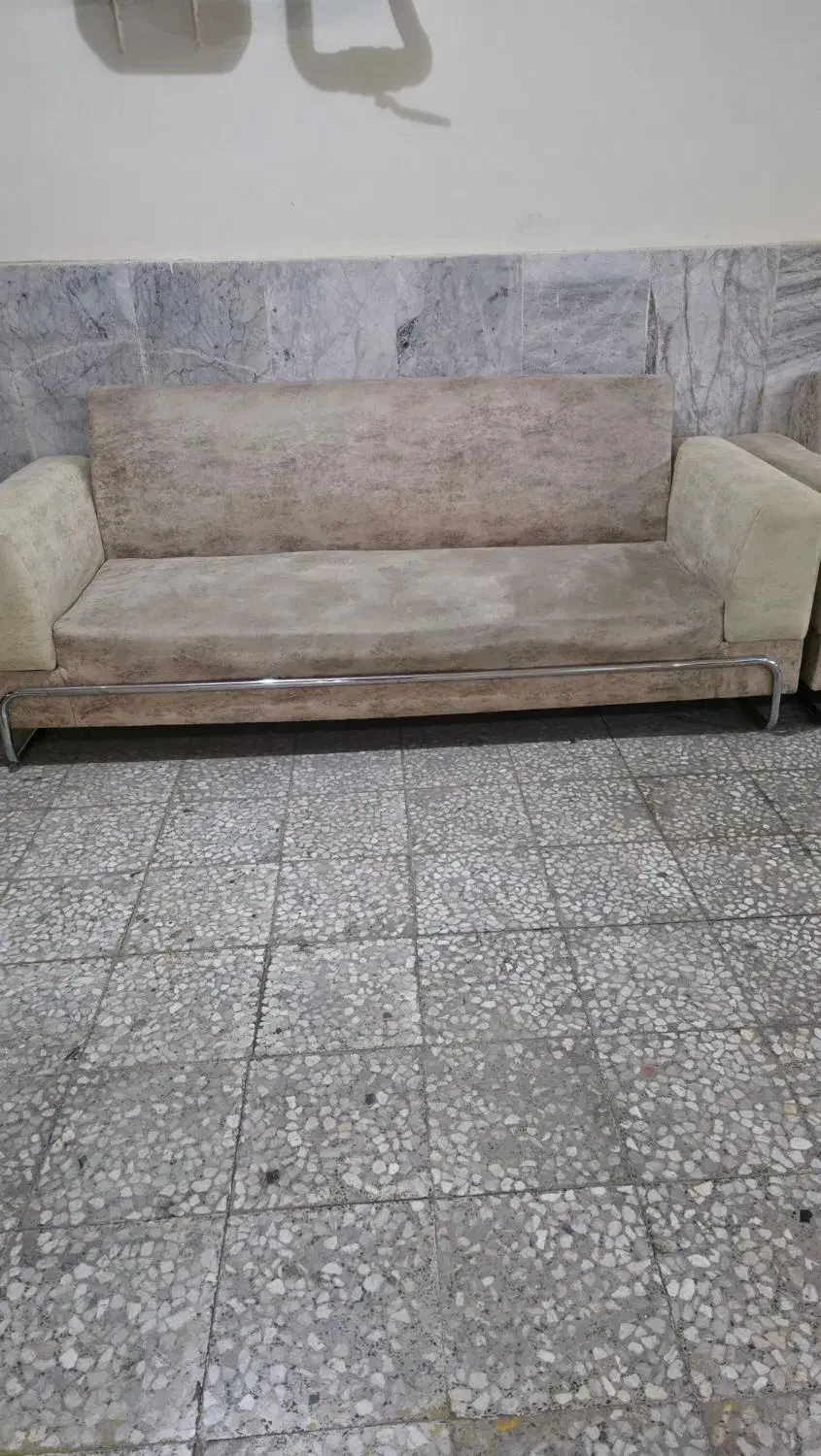 هفت نفر بی عیب|مبلمان خانگی و میز عسلی|شاهین‌شهر, دهخدا|دیوار