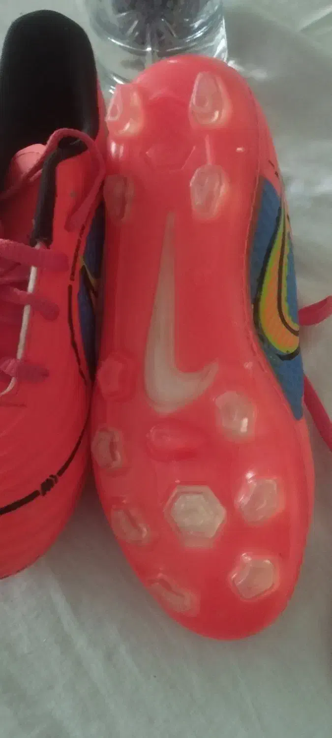 کفش فوتبالی|کیف، کفش، کمربند|نهاوند, |دیوار