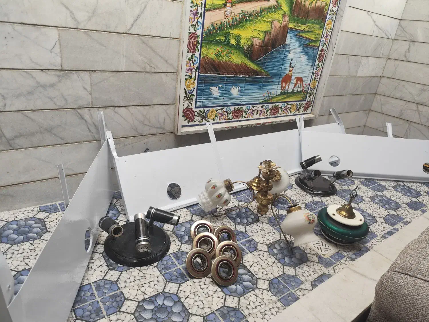 مقداری وسایل برقی و تاج ویترین لوستر مغازه  و خونه|لوستر و چراغ آویز|شیراز, هفت تنان|دیوار