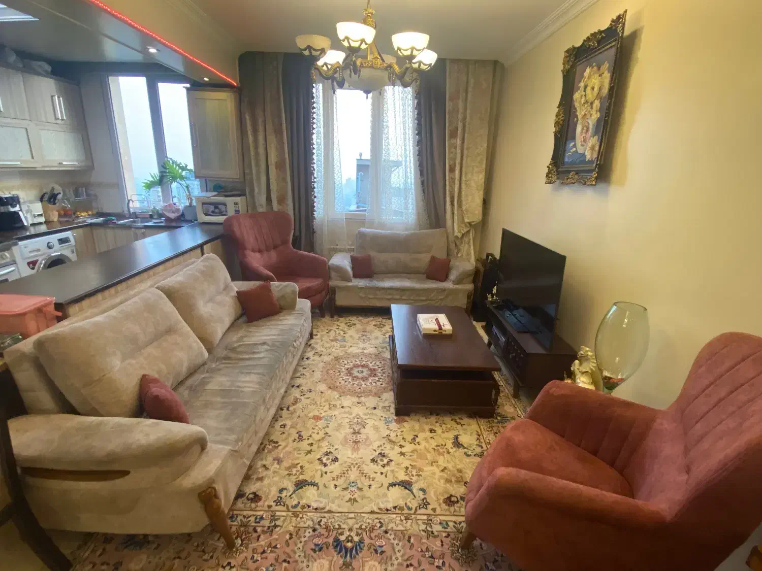 سرویس مبلمان هفت نفره و میز تمام چوب|مبلمان خانگی و میز عسلی|تهران, گلاب دره|دیوار