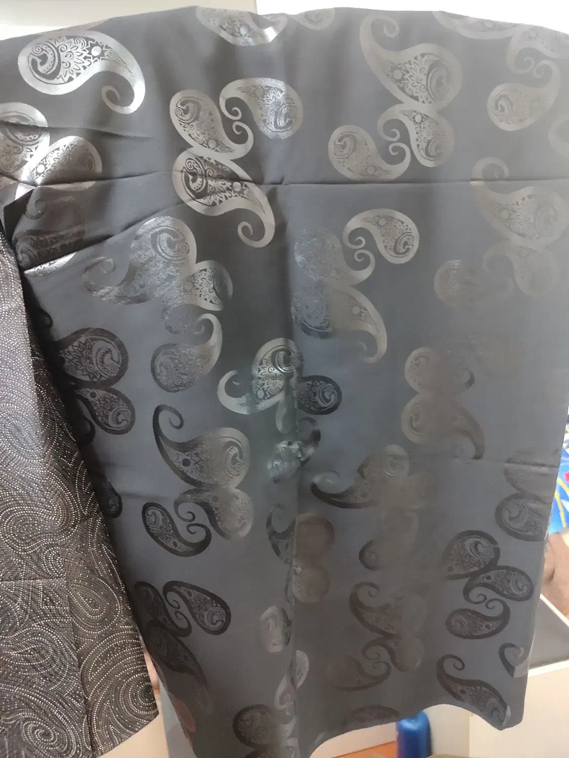 پارچه چادری|لباس|قم, شهر قائم|دیوار