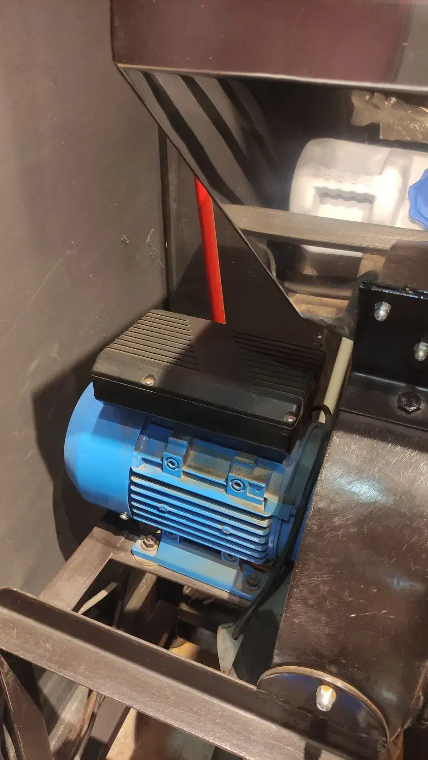 آسیاب رجبی|خردکن، آسیاب، غذاساز|زنجان, |دیوار