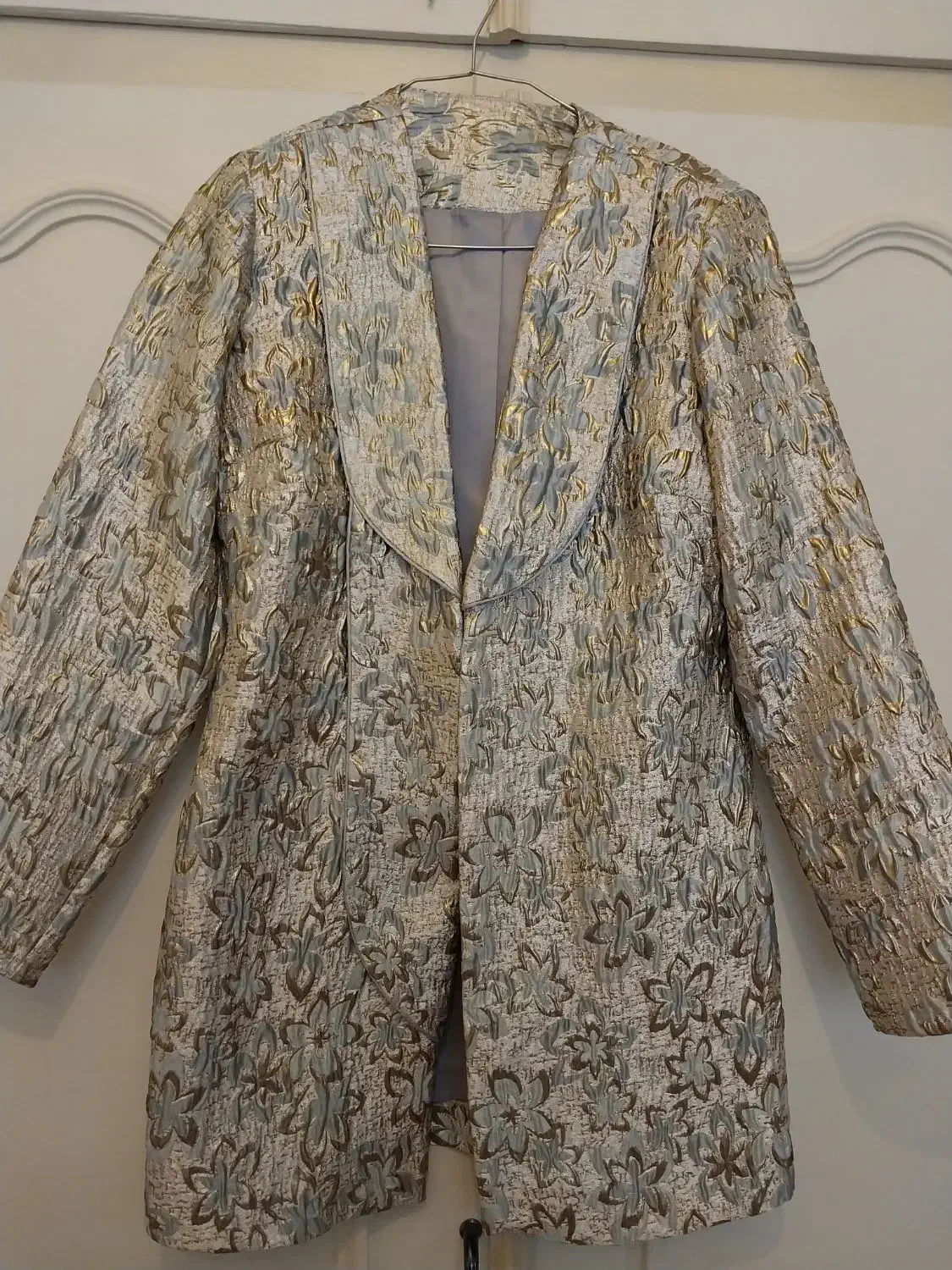 کت مجلسی|لباس|تبریز, |دیوار