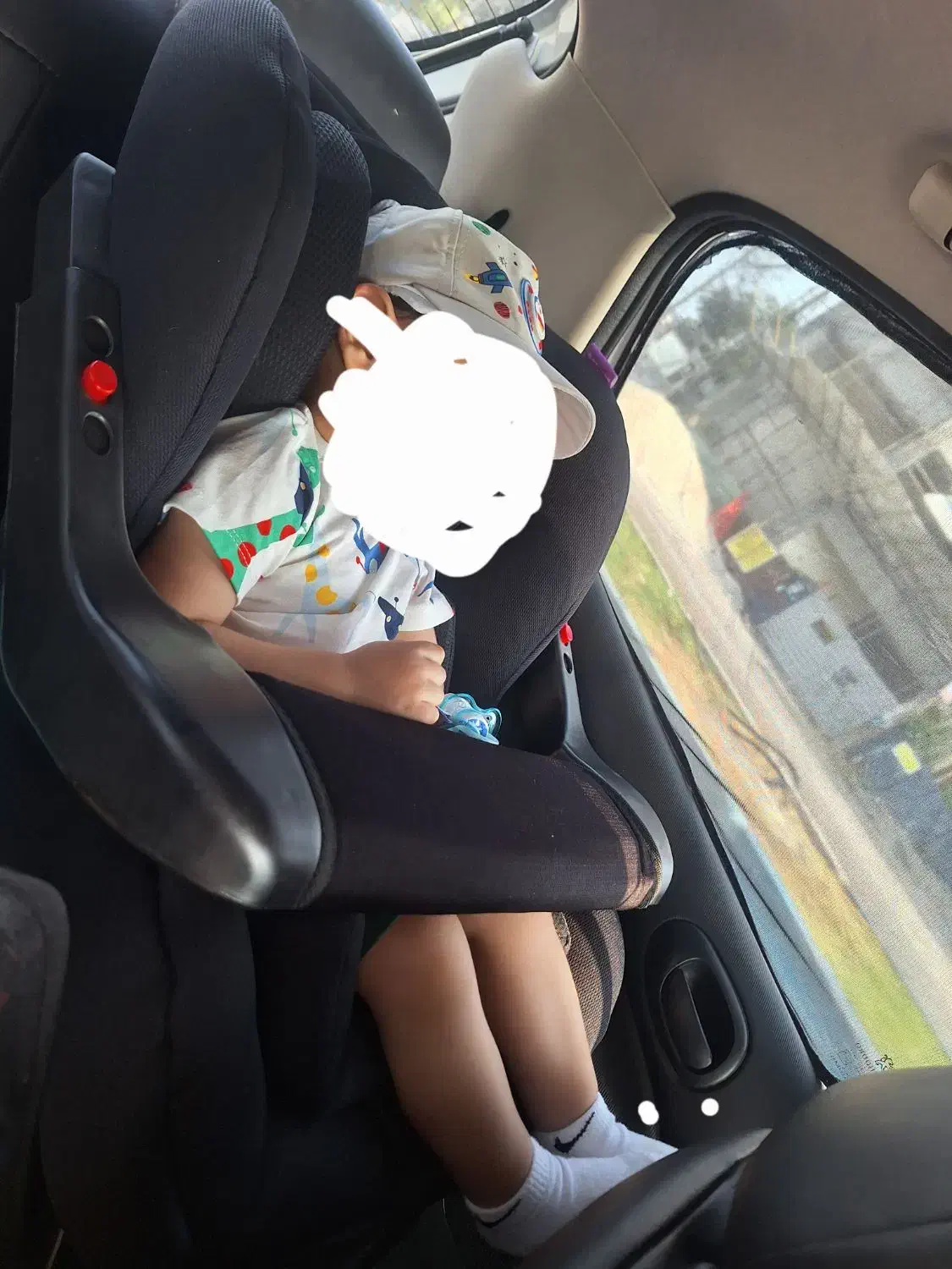 صندلی ماشین|تخت و صندلی بچه|شیراز, شاه قلی بیگی|دیوار