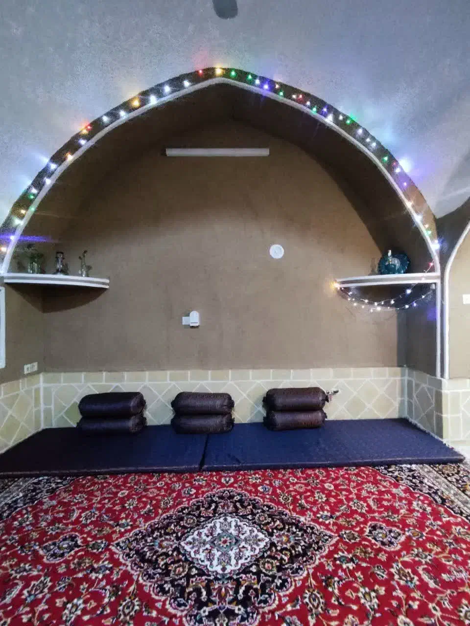 اقامتگاه گندم زار کویر جهت اسکان مسافران کویر|اجارهٔ کوتاه‌مدت ویلا و باغ|کاشان, کوی اداره گاز|دیوار