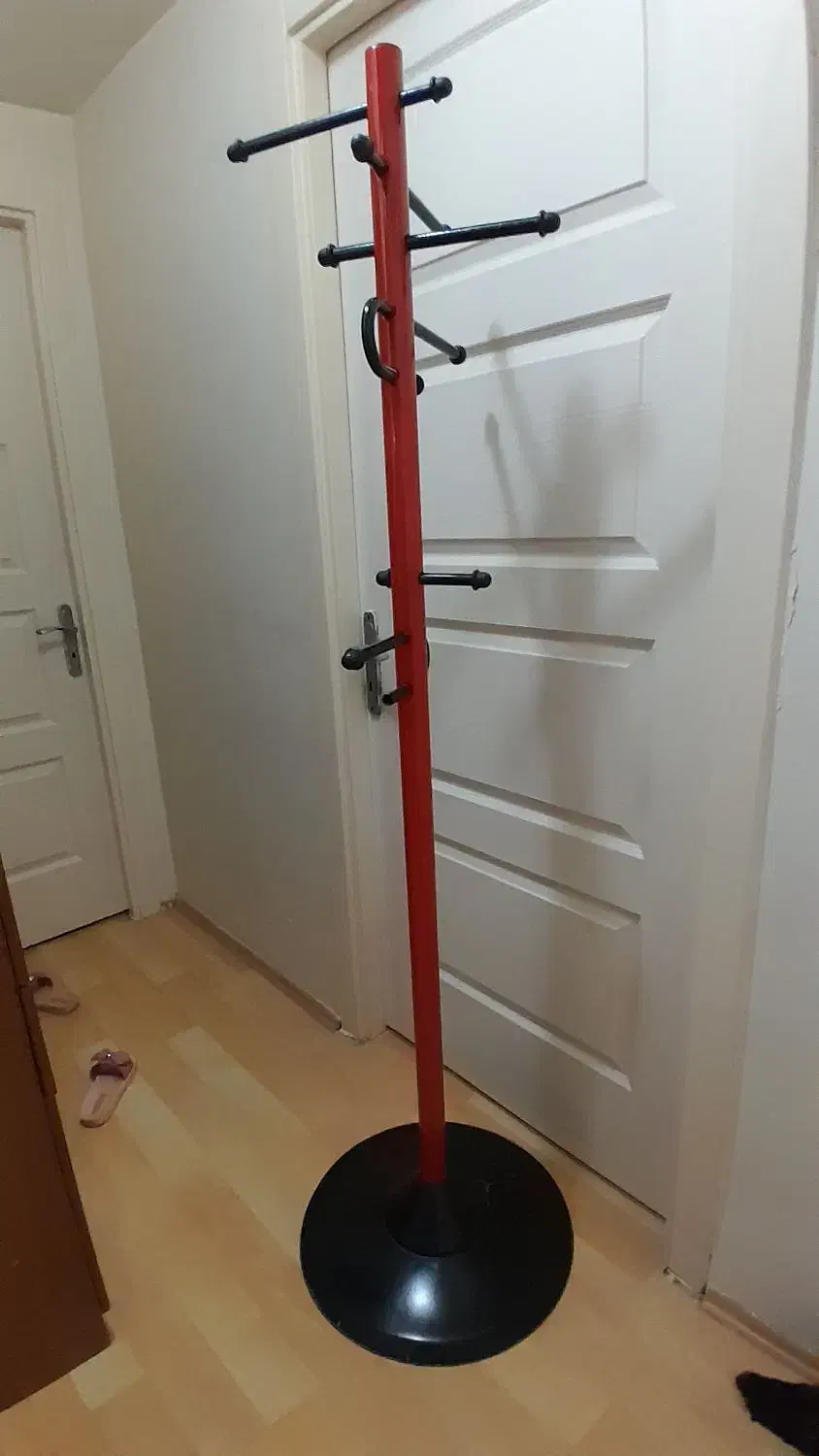 چوب لباسی|بندرخت و رخت‌آویز|پرند, فاز ۵|دیوار