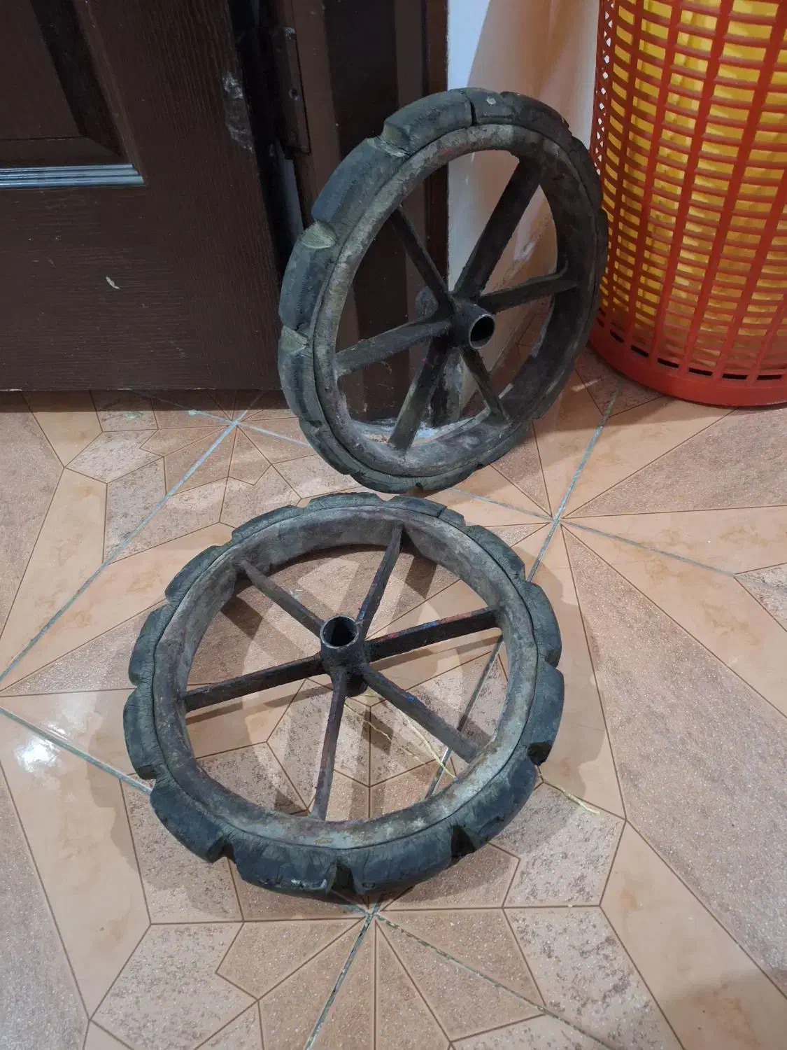 چرخ گاری|ابزارآلات|رشت, تازه آباد|دیوار