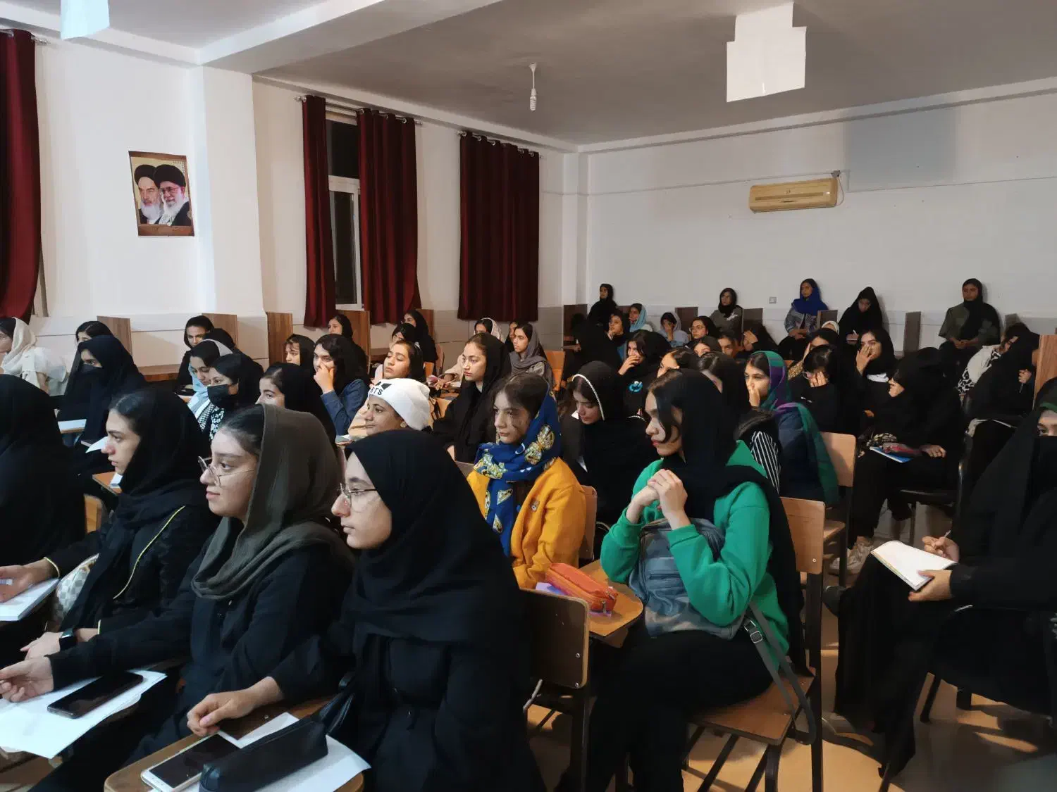 استخدام پشتیبان تحصیلی از منزل|استخدام آموزشی|کرج, عظیمیه|دیوار