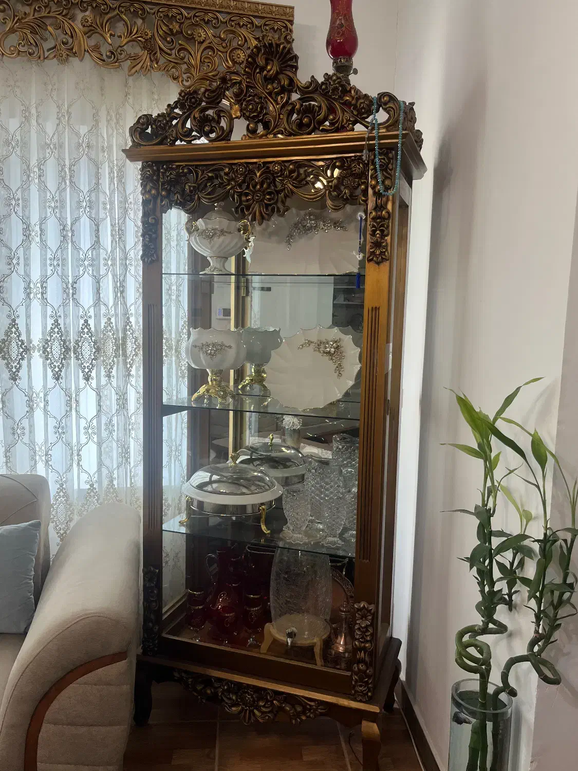 بوفه چوبی طلایی رنگ|بوفه، ویترین، کنسول|نوشهر, |دیوار