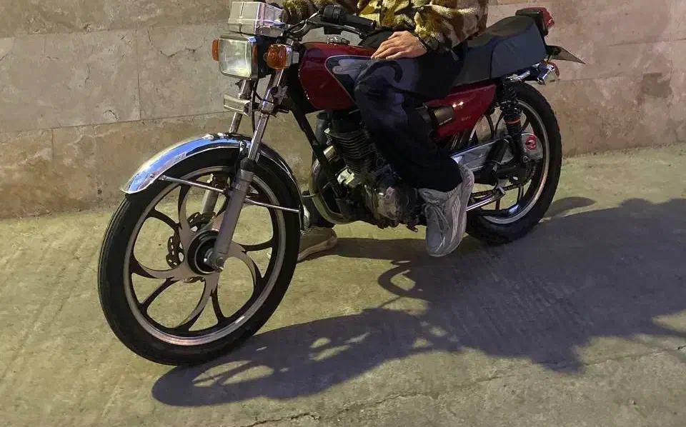 موتور هوندا ۲۵۰ مدارک دار|موتورسیکلت|رشت, جانبازان|دیوار