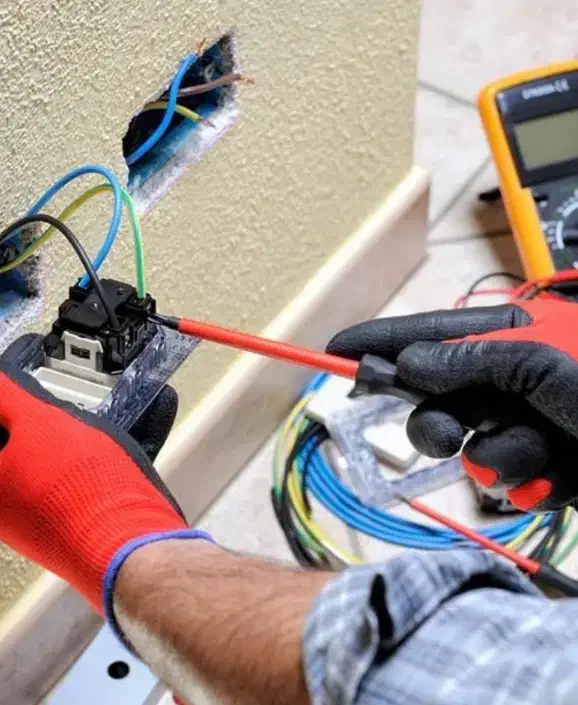 برقکاری ،رفع اتصالی. شبانه روزی.قیمت مناسب|خدمات پیشه و مهارت|بندرعباس, |دیوار